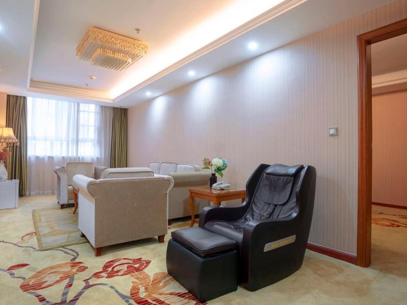 Vienna Hotel Huizhou Chenjiang Avenue Exterior photo