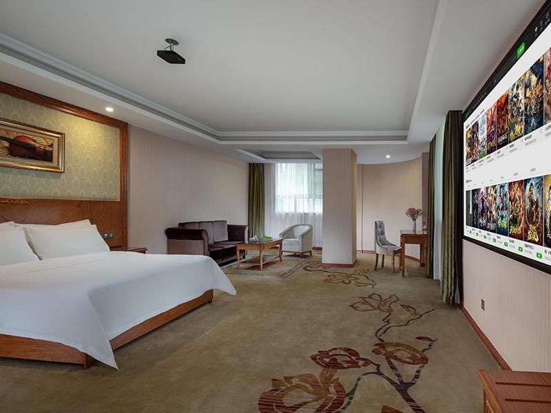 Vienna Hotel Huizhou Chenjiang Avenue Exterior photo