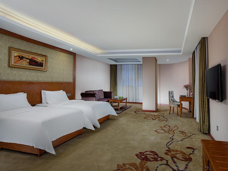 Vienna Hotel Huizhou Chenjiang Avenue Exterior photo