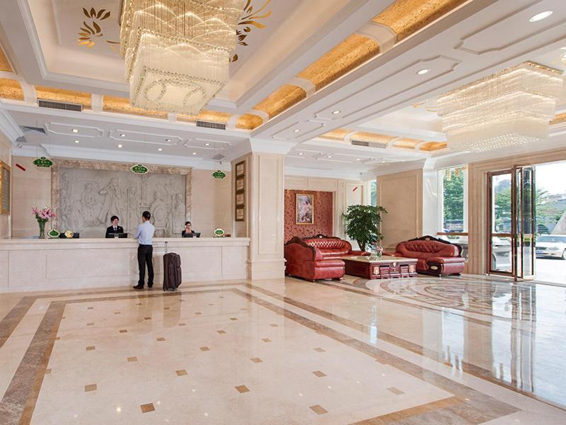 Vienna Hotel Huizhou Chenjiang Avenue Exterior photo